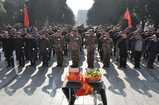 老山战役中的烈士在南京安葬