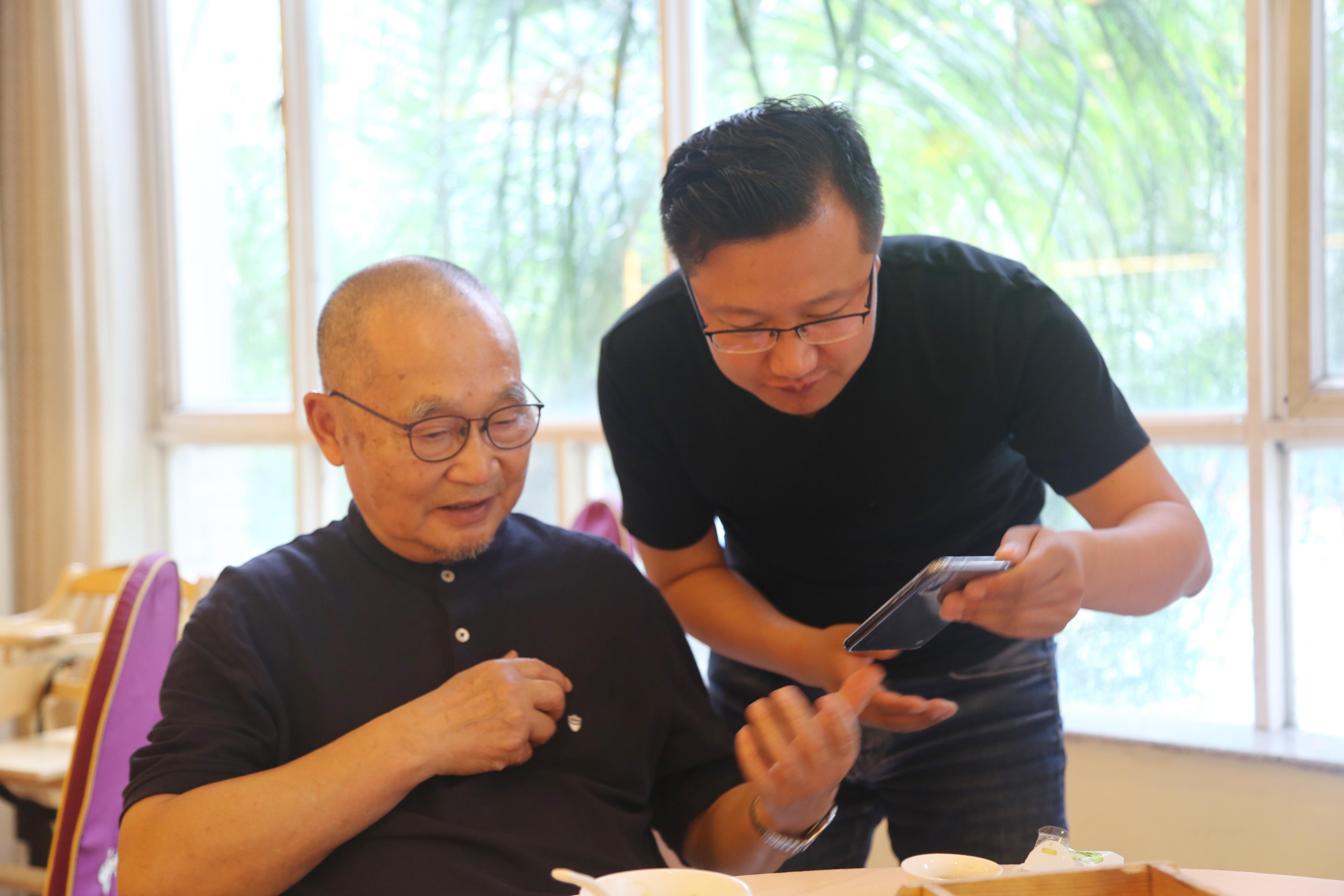 从新中式家具看中国红木家具市场，专访著名副主编李韵